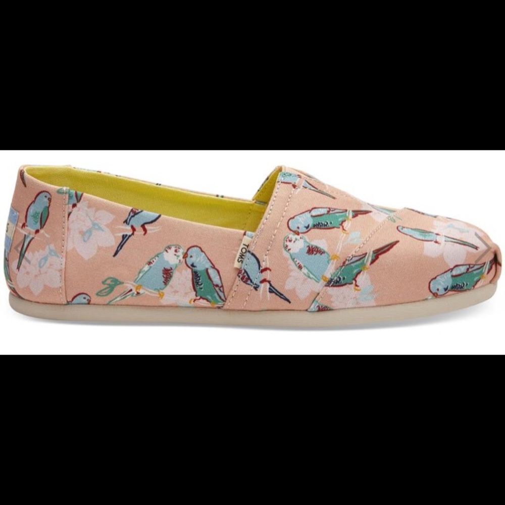 TOMS Coral Pink Kissy Birds Canvas Shoes